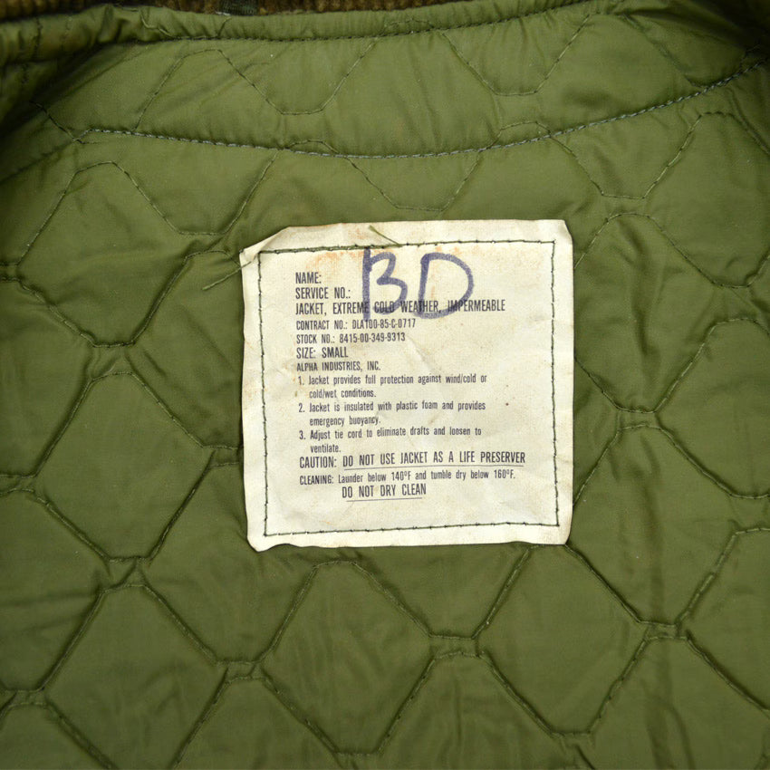 80's USNAVY EXTREAM COLD WEATHER, IMPERMEABLE JACKET...S