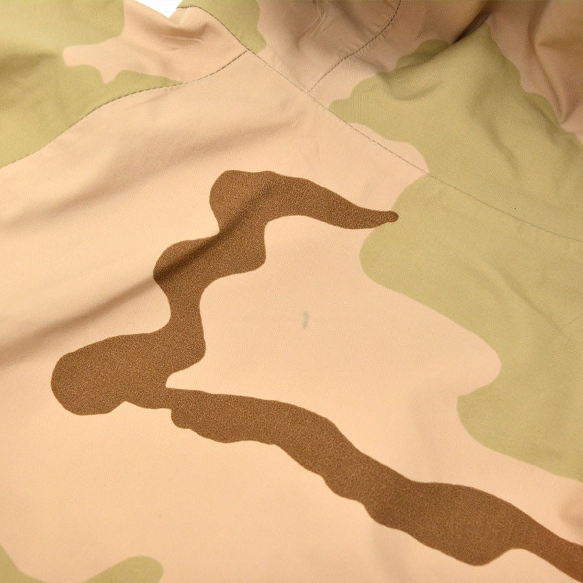 DEADSTOCK USARMY ECWCS GORE-TEX DESERT CAMO PARKA... SS
