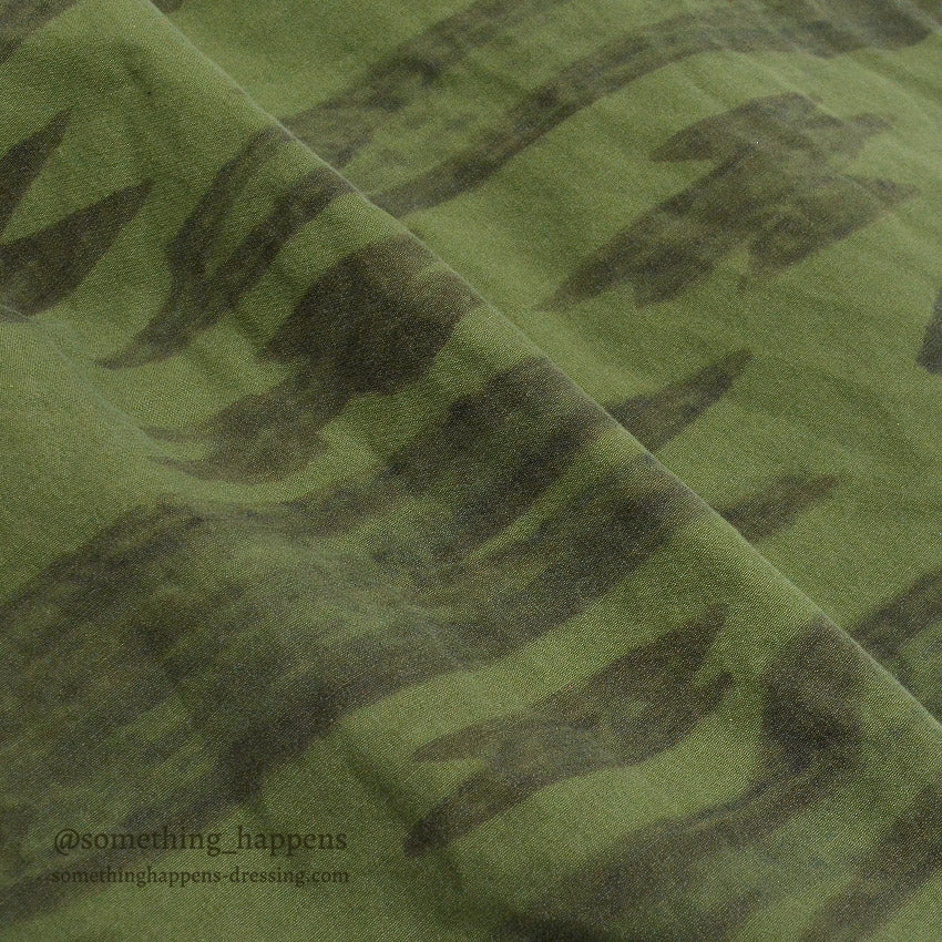 1960's USARMY HAND PAINTED LEAF CAMO JUNGLE FATIGUE JACKET...MS