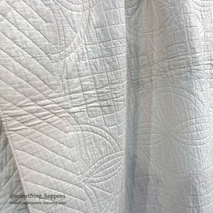 ANTIQUE 1898 to 1929 QUILTED RED STAR QUILT... 190cm/183cm