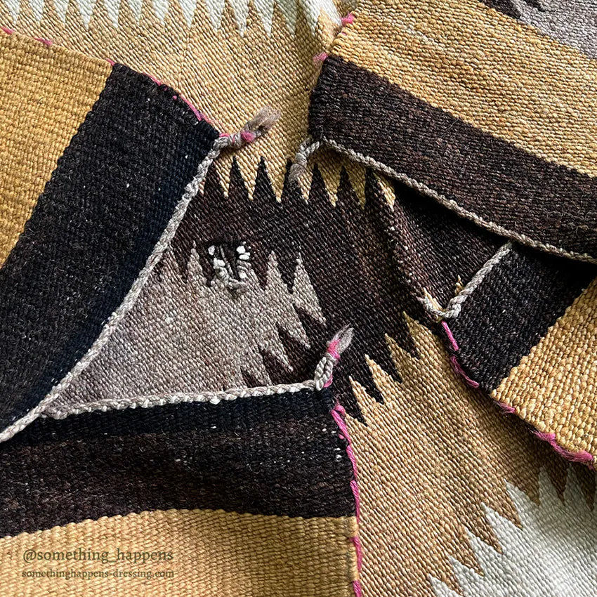 NAVAJO RUG SERRATED X LIGHTNING PATTERN... 155cm/83cm