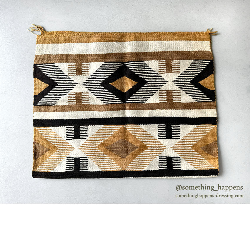 c.1940's NAVAJO RUG / RARE PATTERN / GEOMETRIC DIAMOND ... 140cm/86cm