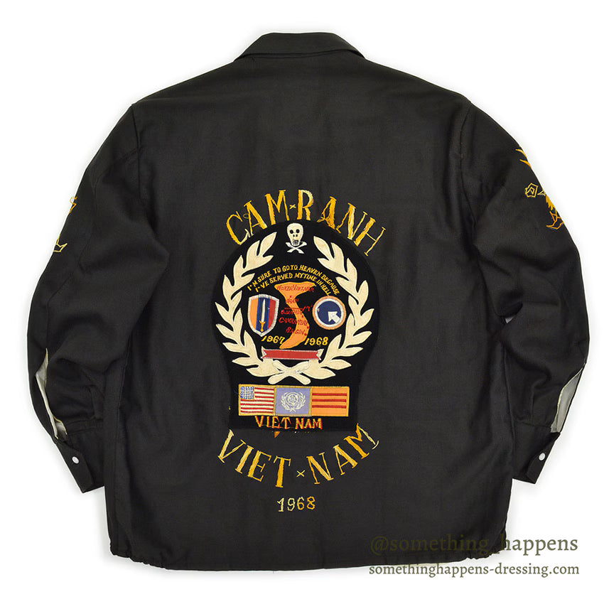 1960s VIETNAM SOUVENIR JACKET SNOOPY PATCH & SKULL PATCH (Vietnamese-style jacket)...