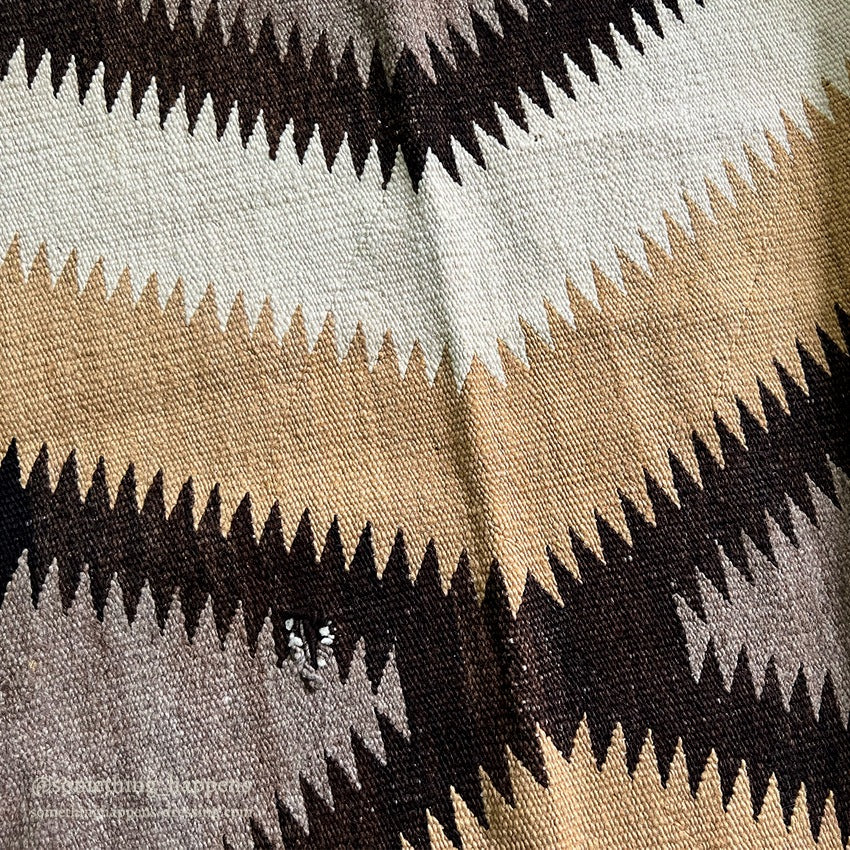 NAVAJO RUG SERRATED X LIGHTNING PATTERN... 155cm/83cm
