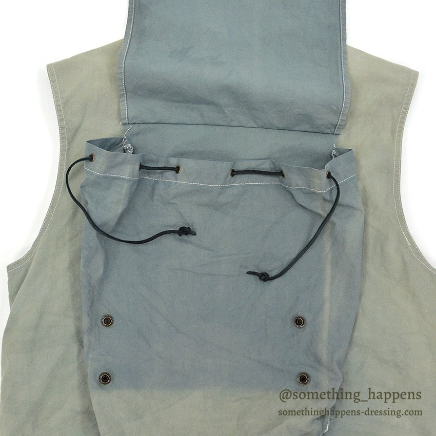 1980's BANANA REPUBLIC SAFARI & TRAVEL PACK TRAIL VEST...S