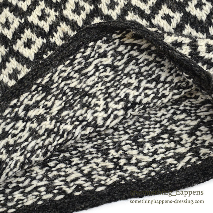 OLD ECUADOR HAND MADE WOOL KNIT SWEATER CROSS B/ W ... L