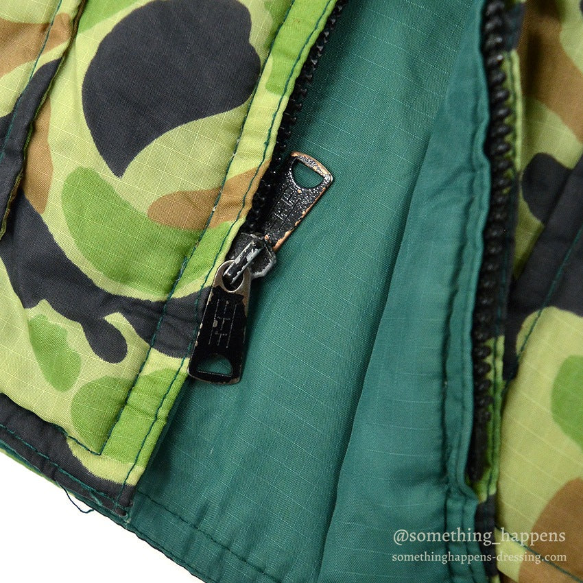 ~1980's TOUCH DOWN DUCK HUNTER CAMO REVERSIBLE DOWN JACKET...S