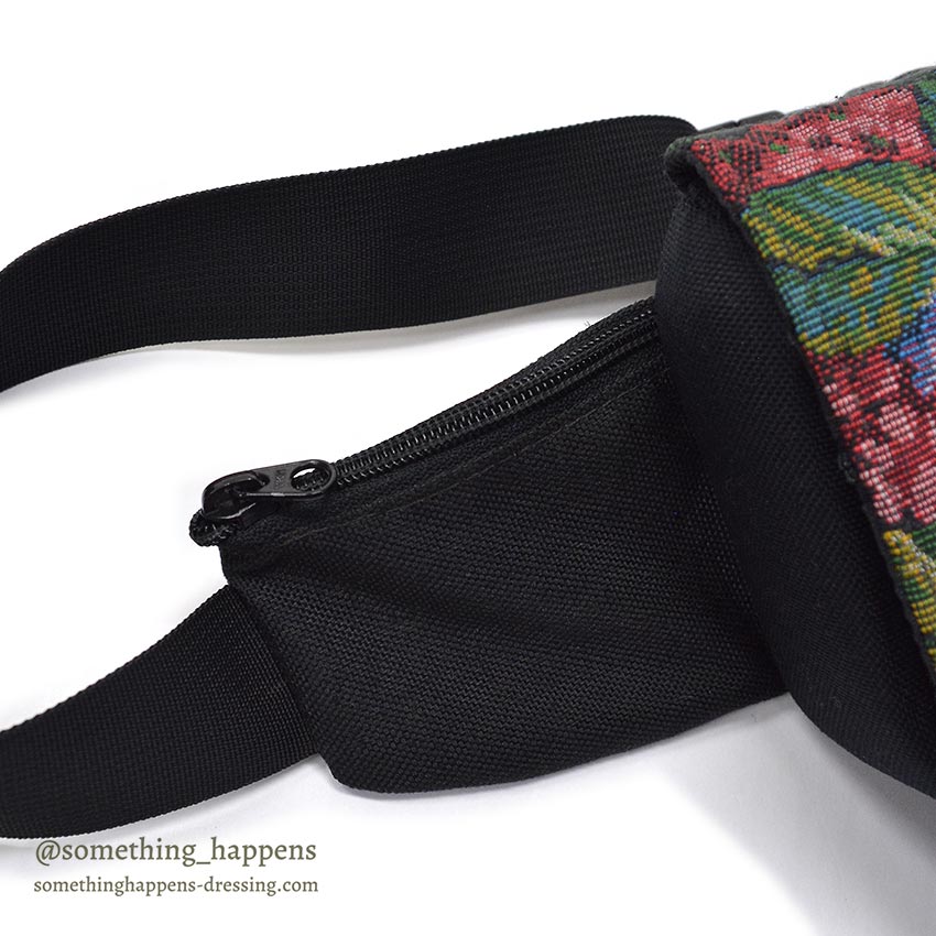 1990's WILD WEST TAPESTRY FANNY PACK...