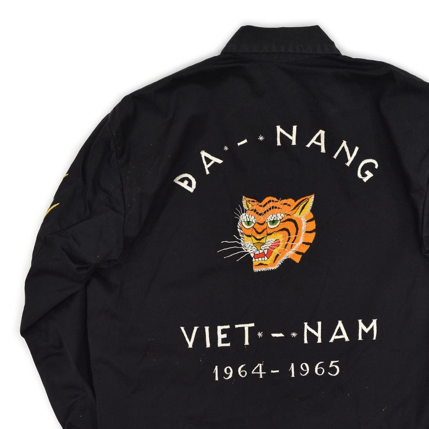 1960s VIETNAM SOUVENIR JACKET (Vietnamese souvenir jacket) with tiger design, 64-65 size, name embroidery...