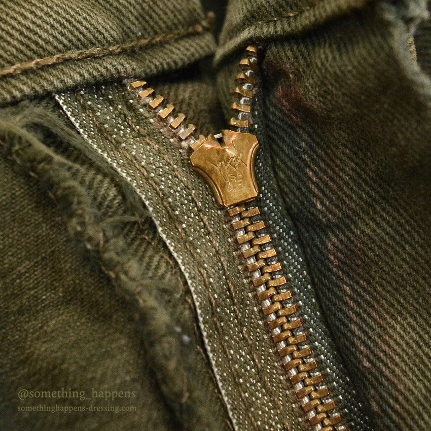 1990's Levi's 550 MOSS GREEN DENIM SHORTS... W33/L00