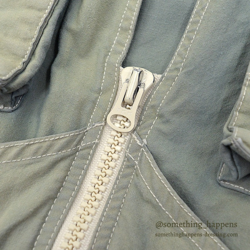 1980's BANANA REPUBLIC SAFARI & TRAVEL PACK TRAIL VEST...S