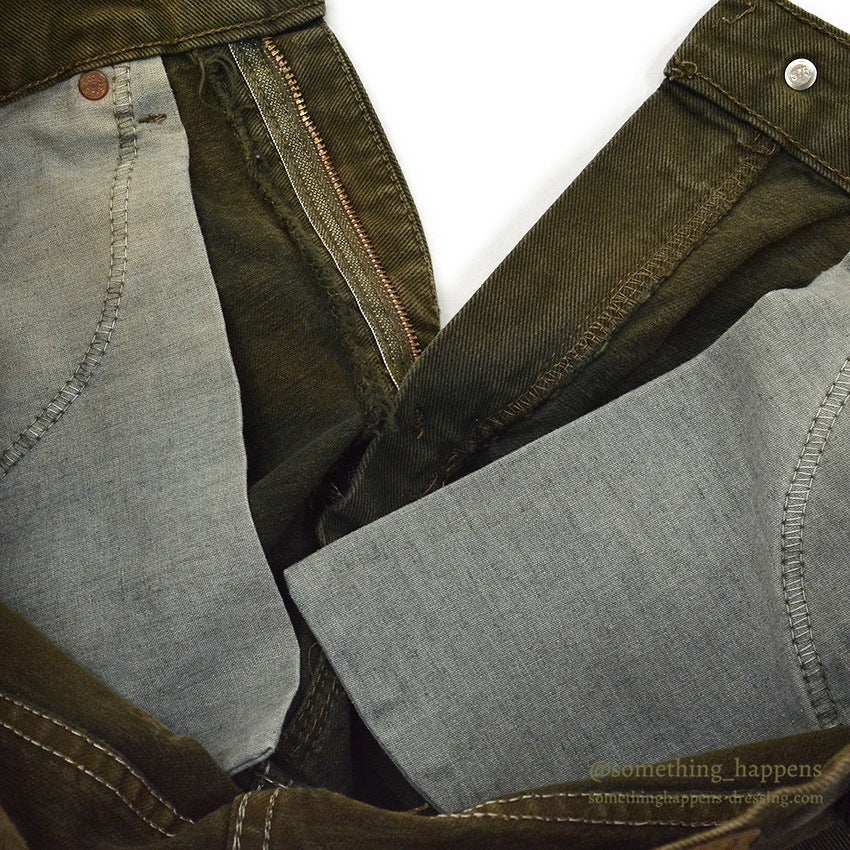 1990's Levi's 550 MOSS GREEN DENIM SHORTS... W33/L00
