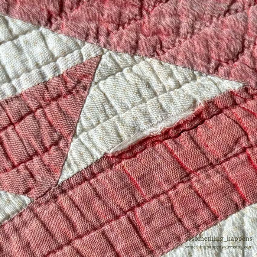 ANTIQUE RED / WHITE DOUBLE SQUARE PATCHWORK CRIB QUILT... 100cm/94cm