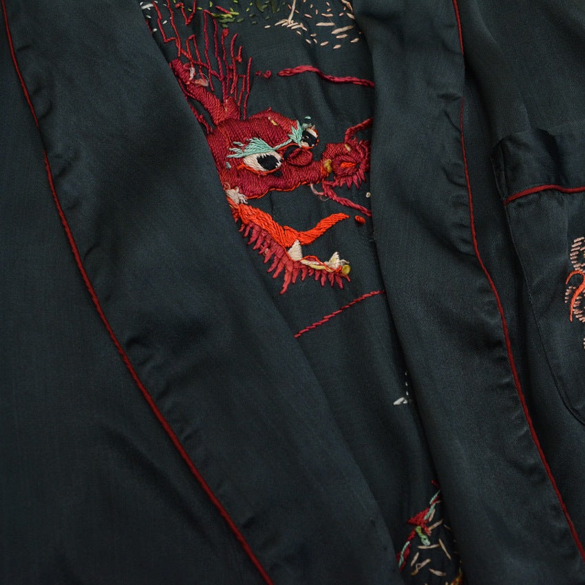 1950's~ JAPAN SOUVENIR EMBROIDERY SUKA GOWN... Fits like L