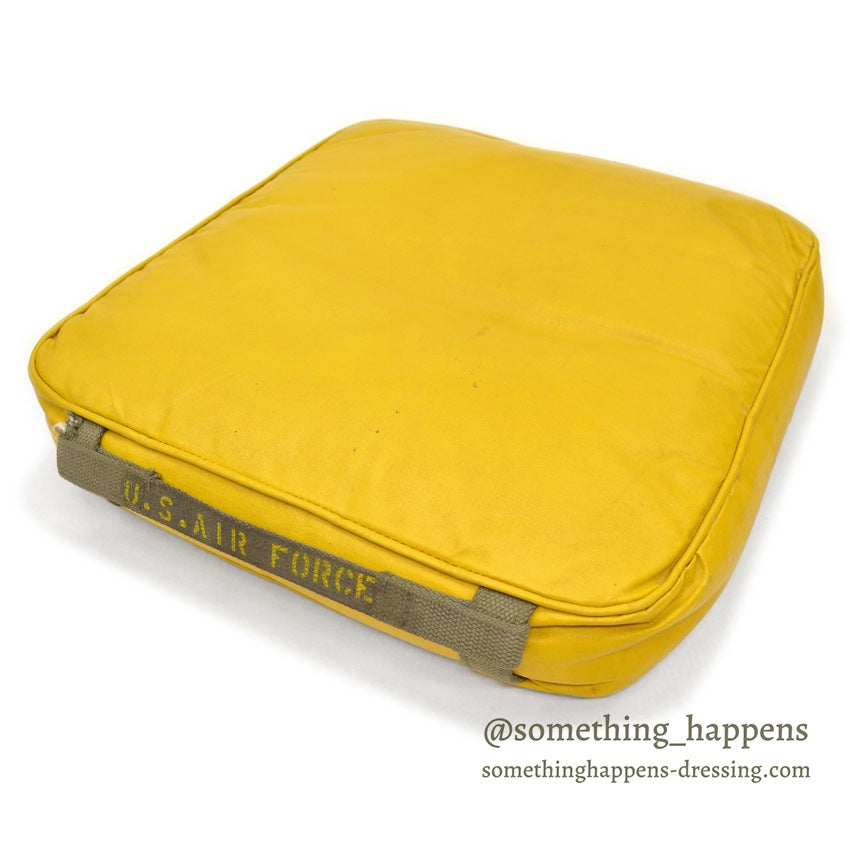 1940's U.S.A.F. WW2 AIR CRAFT PILOT SEAT CUSHION ... 46cm/46cm
