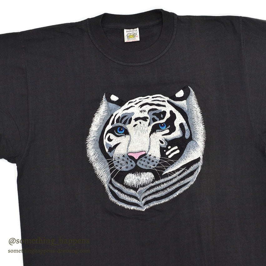 2000's~ WHITE TIGER EMBROIDERY SOUVENIR T-SHIRT... 44