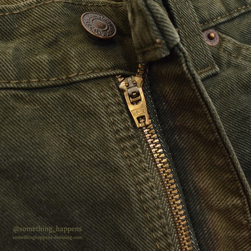 1990's Levi's 550 MOSS GREEN DENIM SHORTS... W33/L00