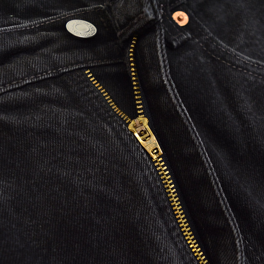 1990's Levi's 505 BLACK DENIM PANTS... W33 L32