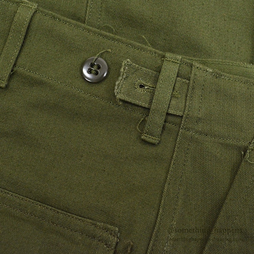 1960's DEADSTOCK USARMY TROUSERS, MEN'S, COTTON SATEEN OG107 ... MEDIUM