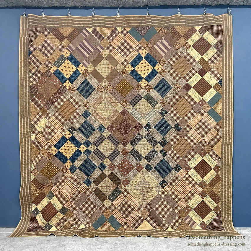 ANTIQUE PRIMITIVE FOLK ART PATCHWORK QUILT... 228cm/228cm