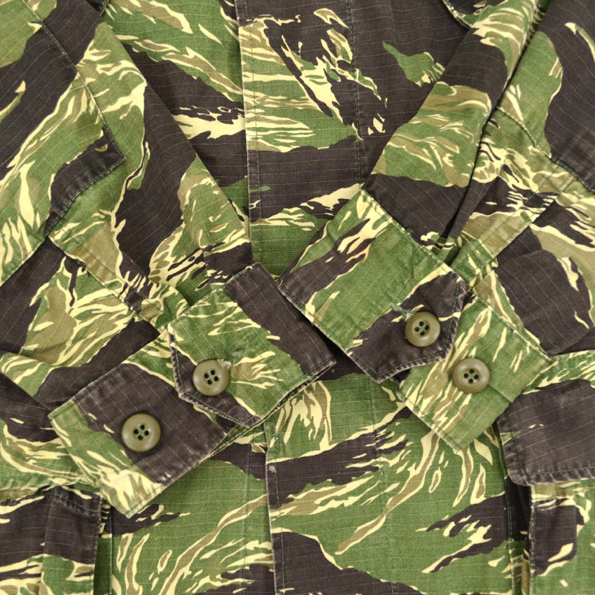 80's- TIGER STRIPE PRODUCTS Jungle Fatigue Jacket... M
