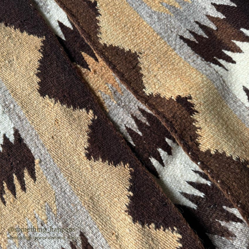 c.1940's NAVAJO RUG UNIQUE ZIGZAG PATTERN... 132cm/92cm