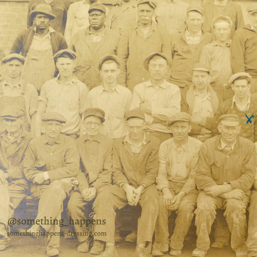 ANTIQUE WORKERS PHOTOGRAPH 1930. / ... 35cm/30cm