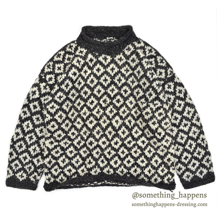 OLD ECUADOR HAND MADE WOOL KNIT SWEATER CROSS B/ W ... L