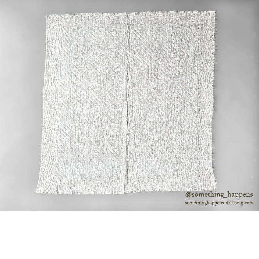 ANTIQUE RED / WHITE DOUBLE SQUARE PATCHWORK CRIB QUILT... 100cm/94cm