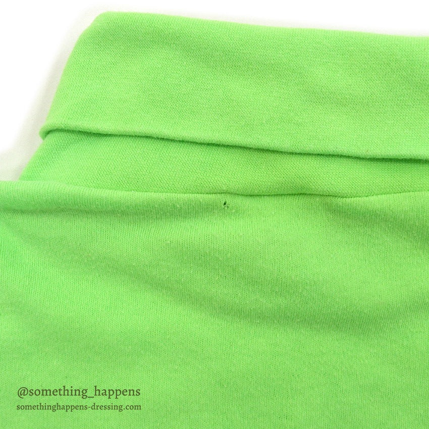 1980's~ MEISTER LIME GREEN TURTLE NECK TEE...L