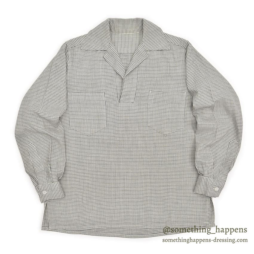 1950's BLACK / WHITE PLAID PULLOVER RAYON SHIRT...