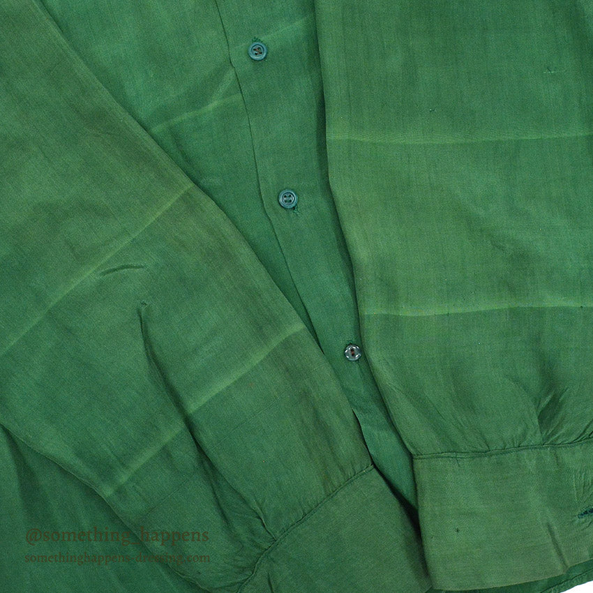 1950's~ YIN YANG EMBROIDERY SOUVENIR GREEN SATIN SHIRT ... Fits like S