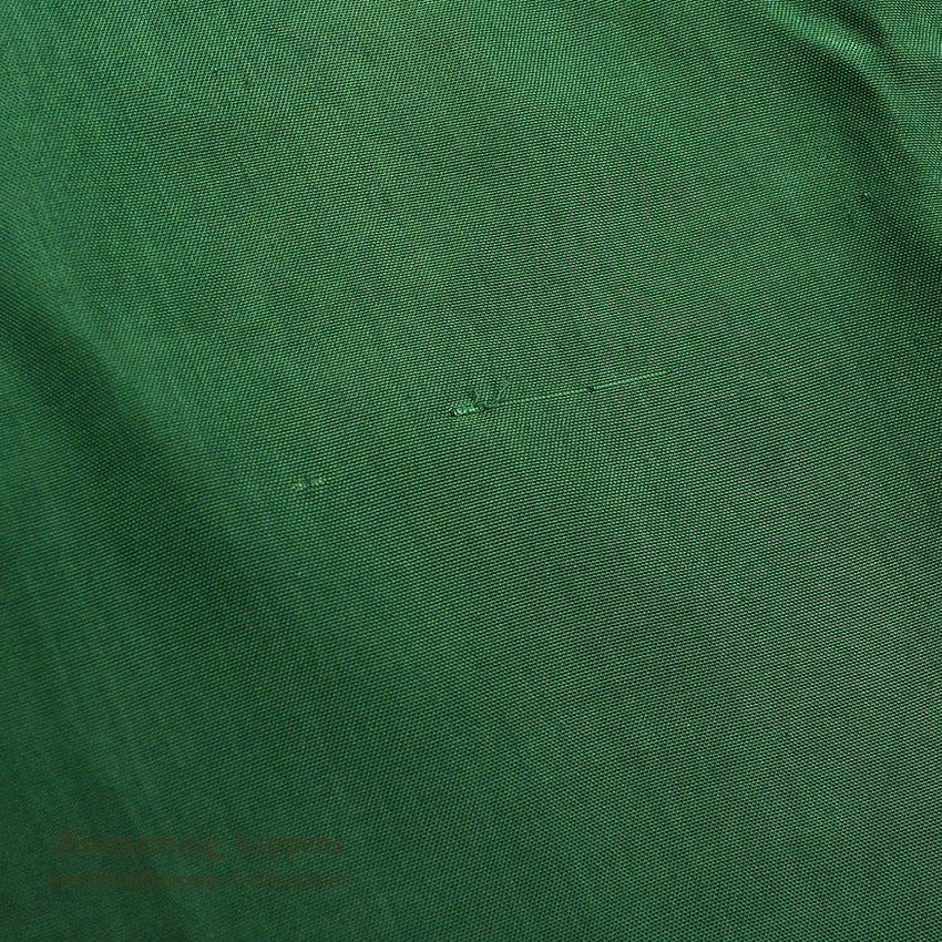 1950's~ YIN YANG EMBROIDERY SOUVENIR GREEN SATIN SHIRT ... Fits like S