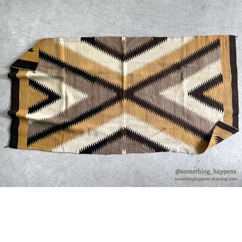 NAVAJO RUG SERRATED X LIGHTNING PATTERN... 155cm/83cm