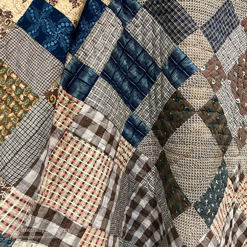 ANTIQUE PRIMITIVE FOLK ART PATCHWORK QUILT... 228cm/228cm