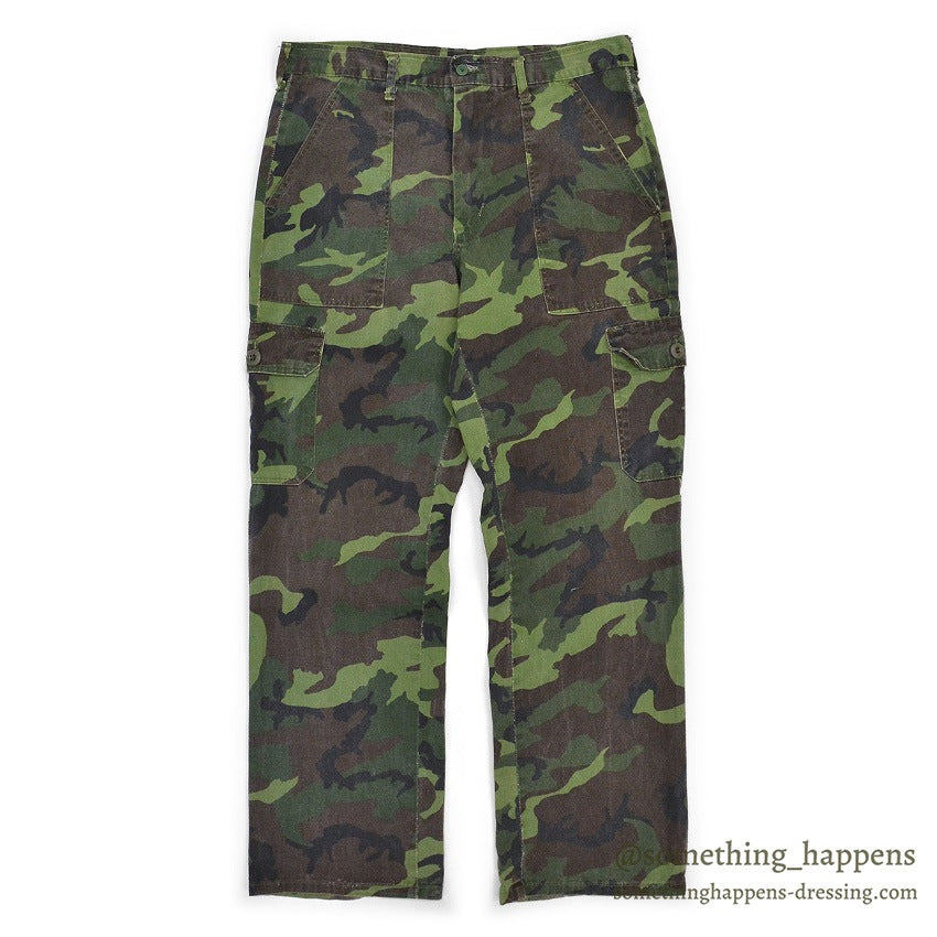 1980's FIVE BROTHER CAMO MULTI POCKETS PANTS... W32/L29