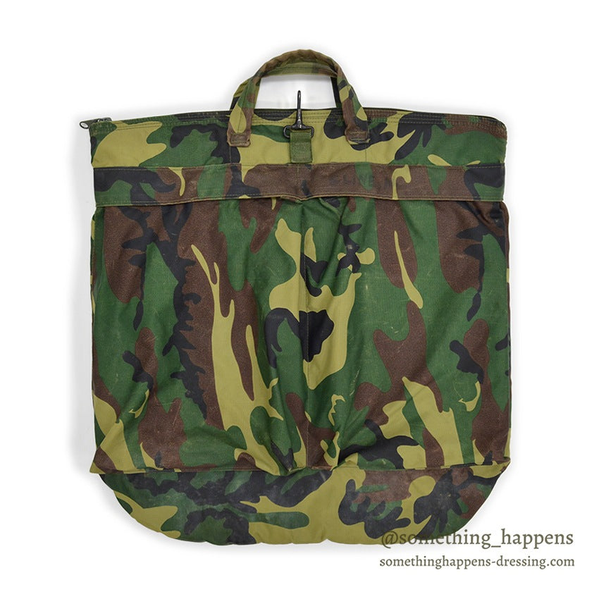 WOODLAND CAMO PATTERN FLYER'S HELMET BAG...