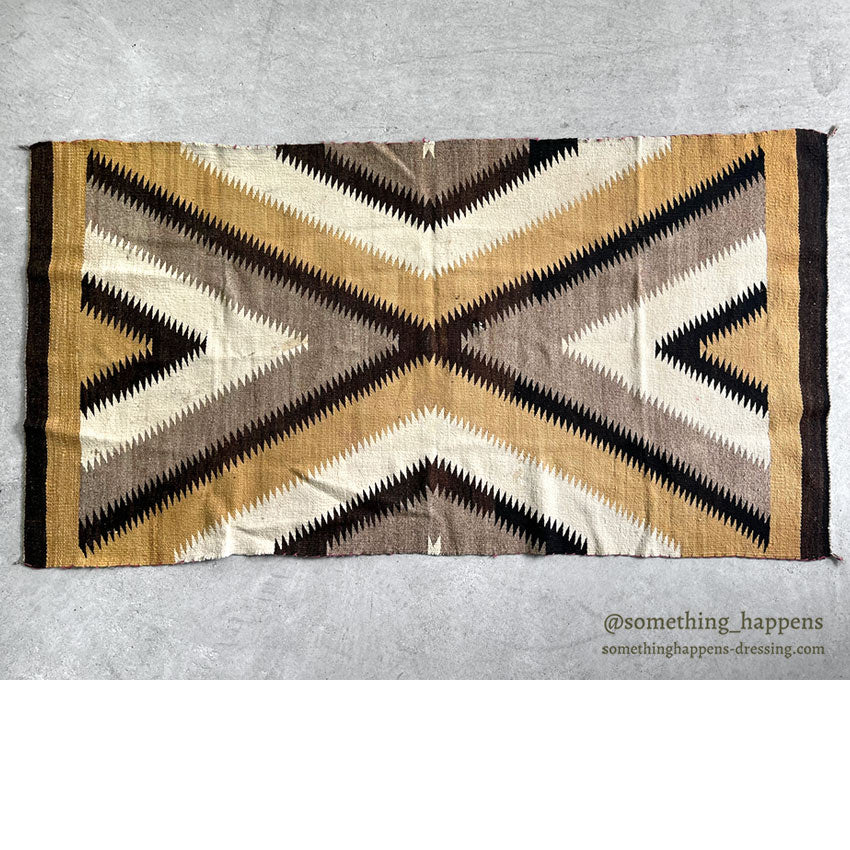 NAVAJO RUG SERRATED X LIGHTNING PATTERN... 155cm/83cm