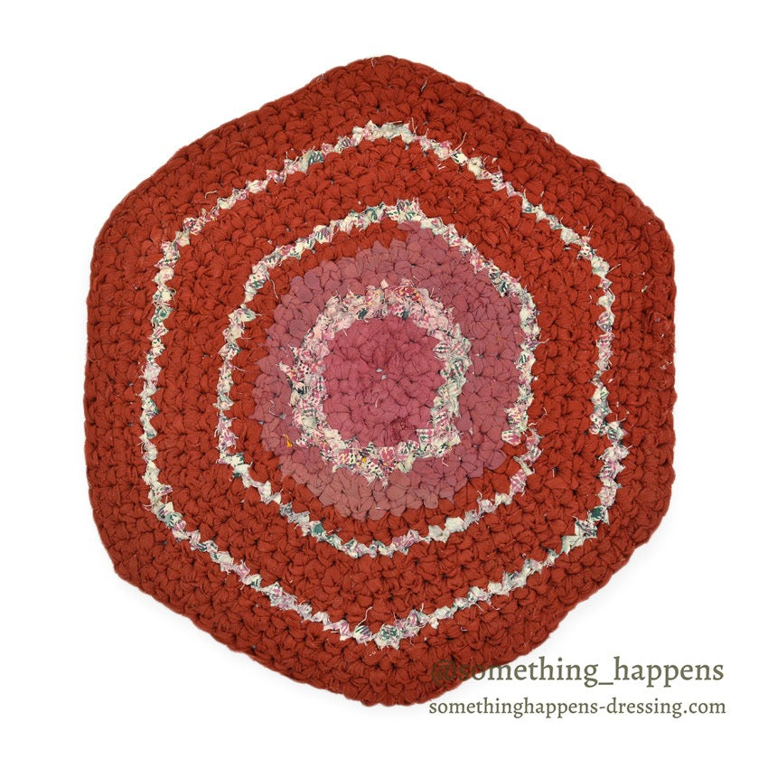 OLD AMERICAN HEXAGON BRAIDED RUG HANDMADE ... 小 50cm×47cm