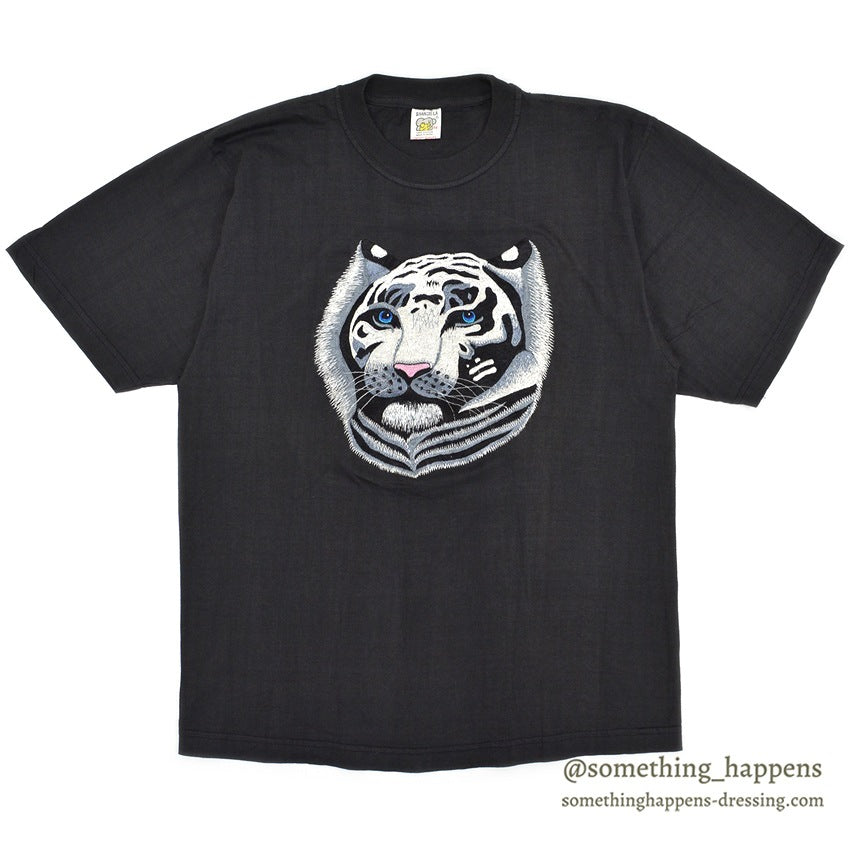 2000's~ WHITE TIGER EMBROIDERY SOUVENIR T-SHIRT... 44