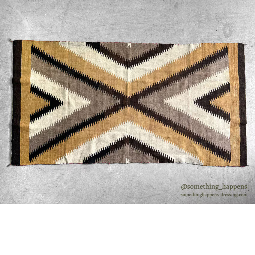 NAVAJO RUG SERRATED X LIGHTNING PATTERN... 155cm/83cm