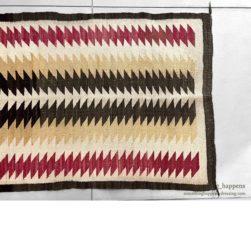 c.1940's NAVAJO RUG ZIGZAG PATTERN... 120cm/84cm