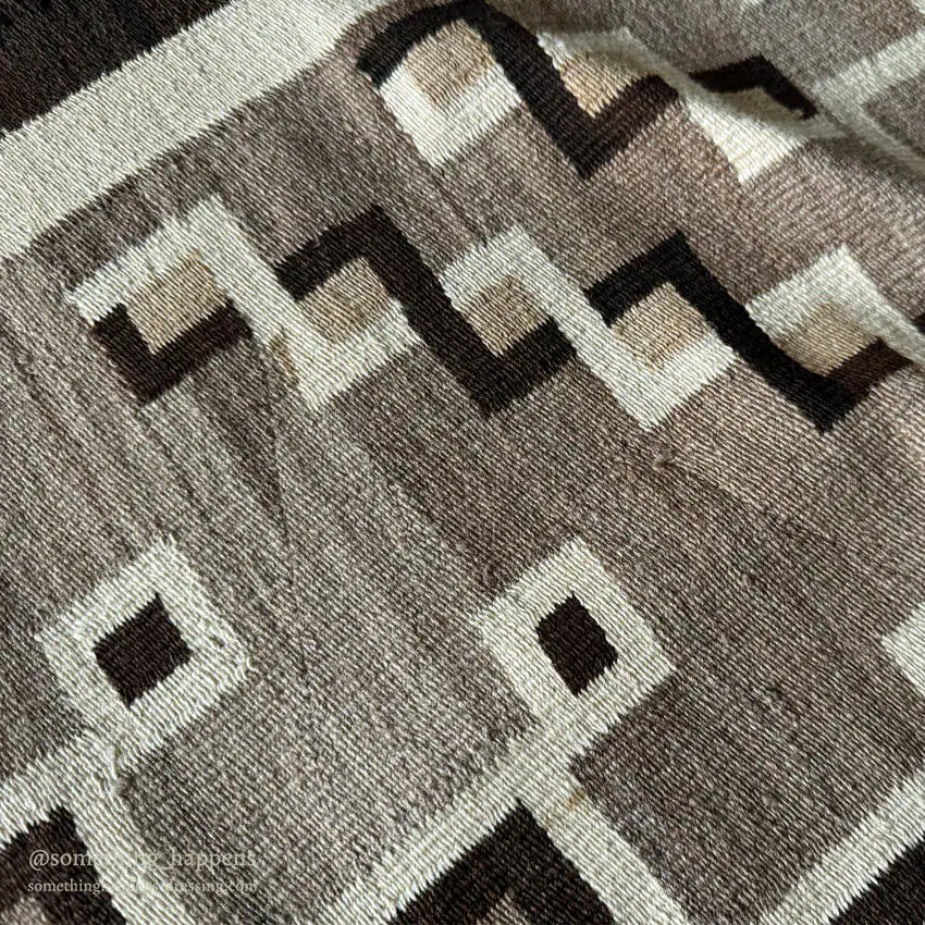 c.1920's JBMOORE WHIRLING LOGS CRYSTAL NAVAJO RUG... 113cm/106cm