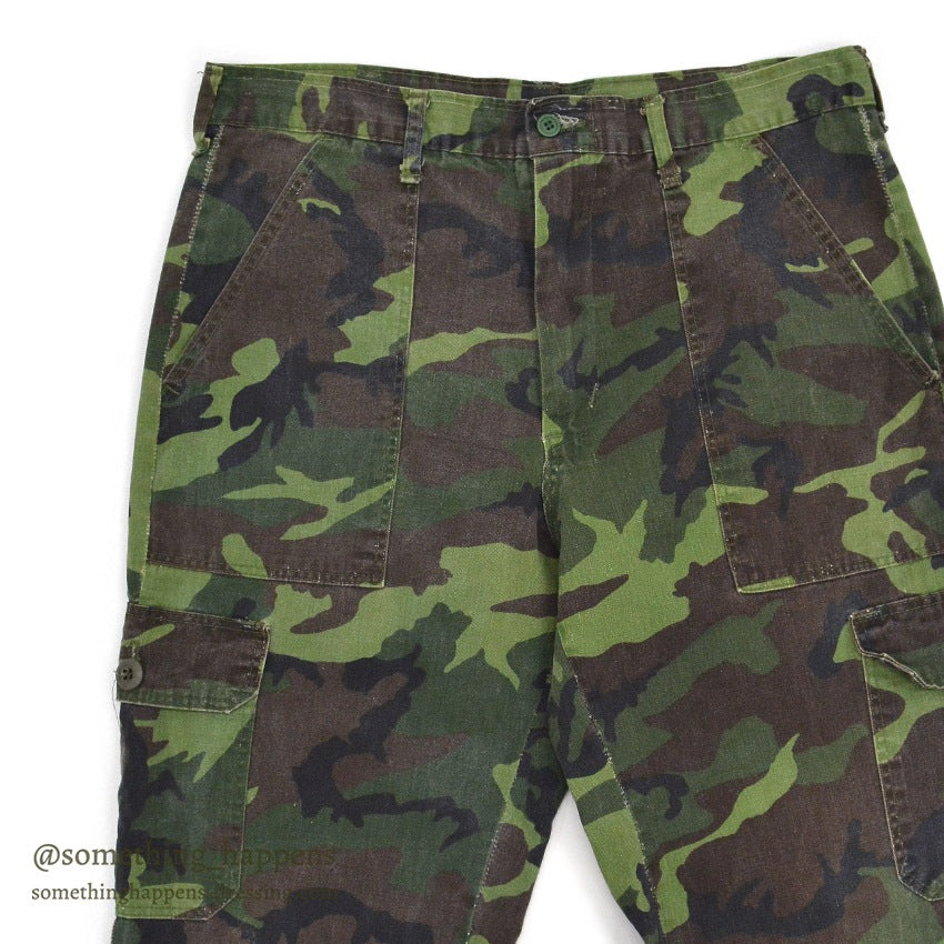 1980's FIVE BROTHER CAMO MULTI POCKETS PANTS... W32/L29
