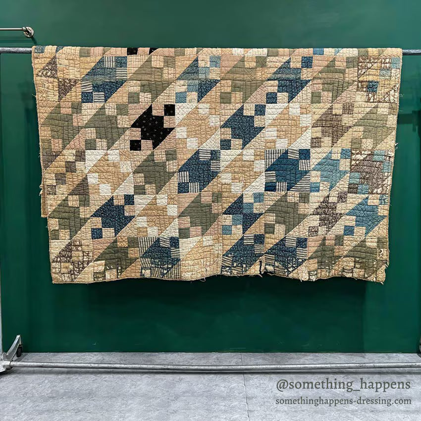 ANTIQUE CALICO PATCHWORK QUILT... 193cm/176cm