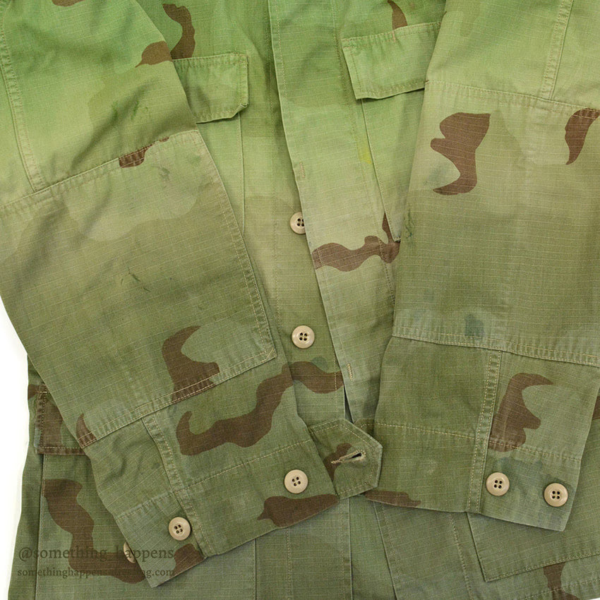 1990's U.S.MILITARY OVERDYED COAT, DESERT CAMO PATTERN, COMBAT ... S-R