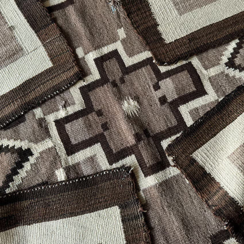 c.1920's JBMOORE WHIRLING LOGS CRYSTAL NAVAJO RUG... 113cm/106cm