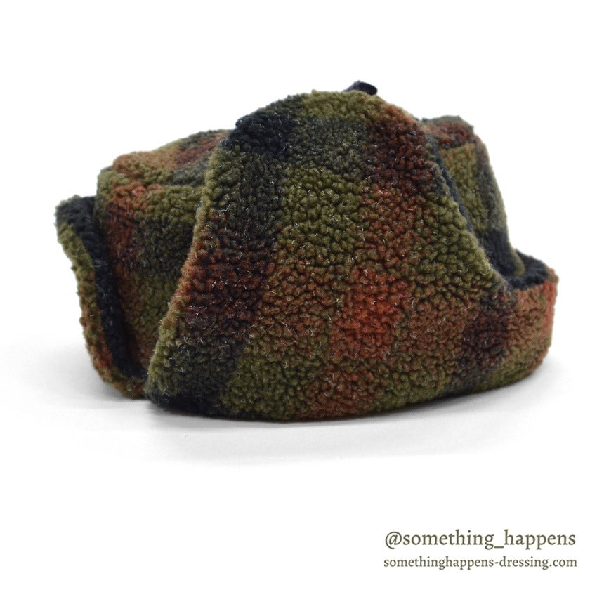 1990's LAKE OF THE ISLES PLAID FLEECE TRAPPER HAT...L