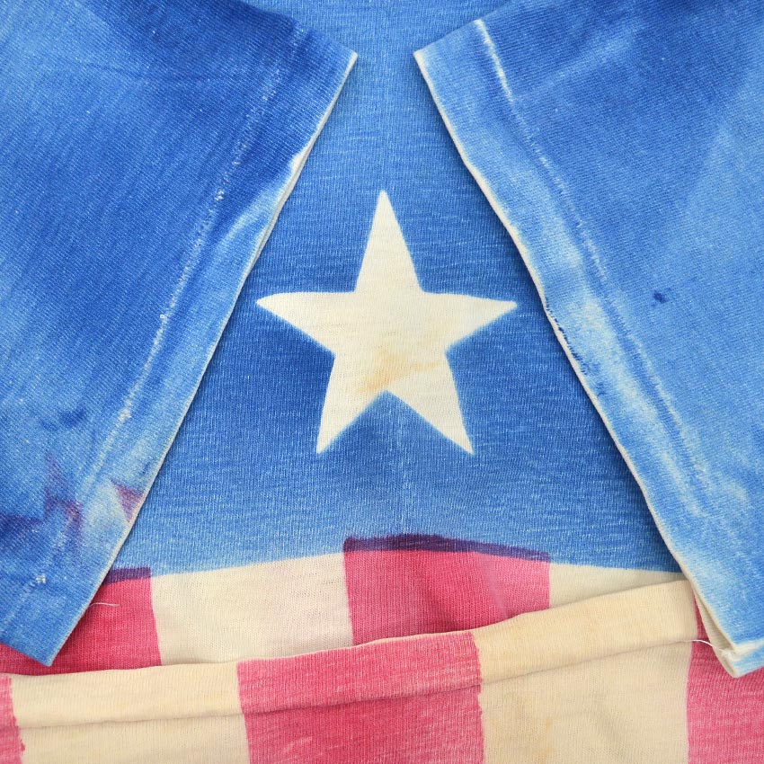 1980's~ AMERICAN FLAG SILK SCREEN ALL OVER PRINT T-SHIRT...