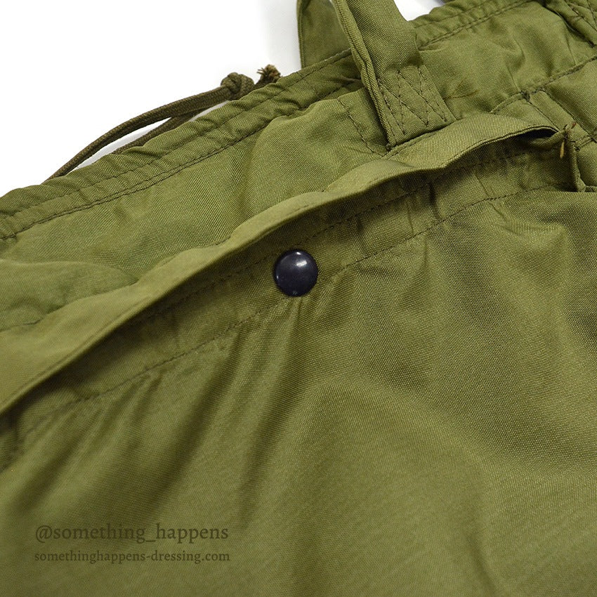 1970's USAF BAG, FLYING HELMET, NYLON CAMO LINING...